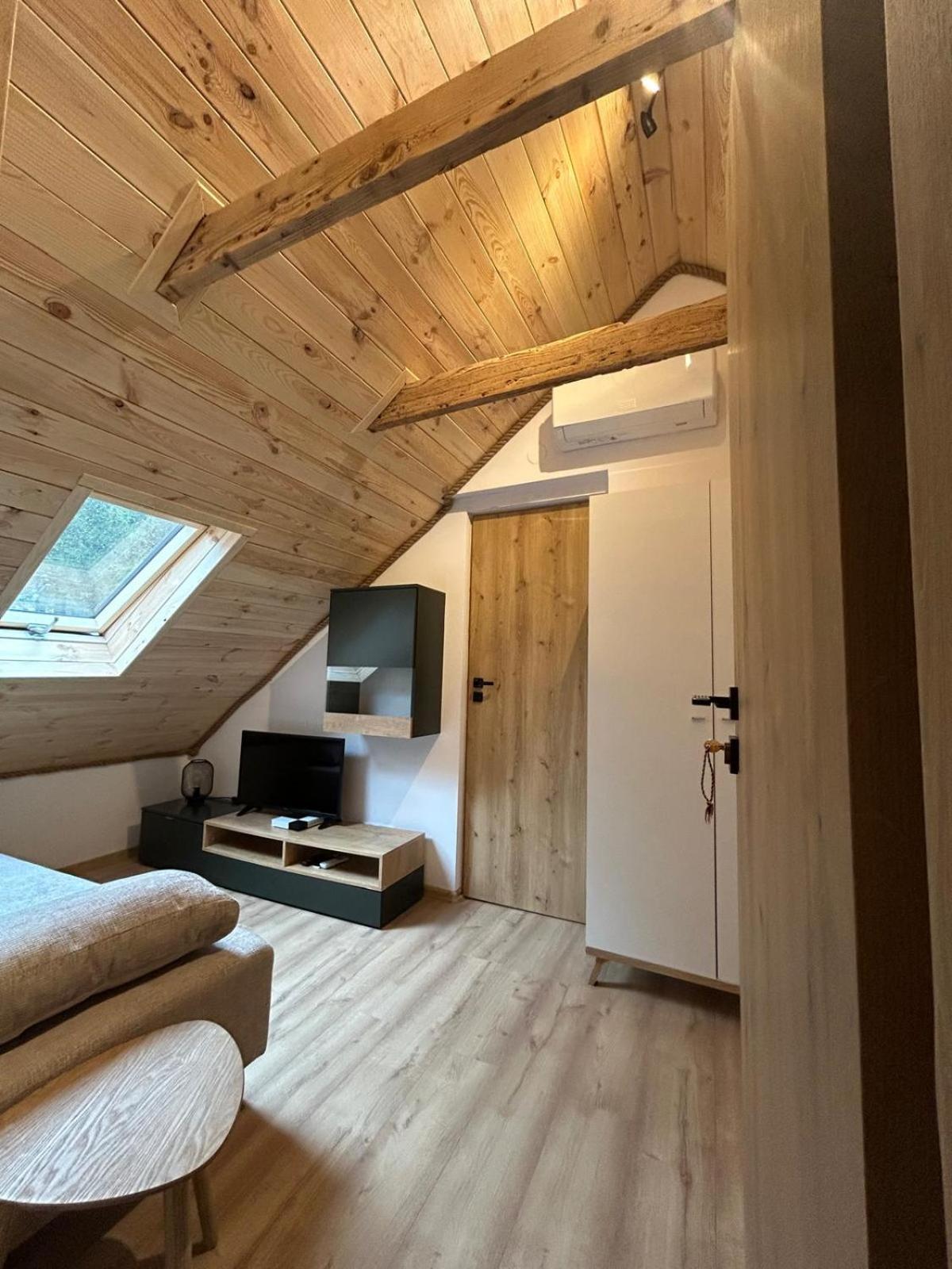 Hotel Połoninka Ustrzyki Górne Zewnętrze zdjęcie
